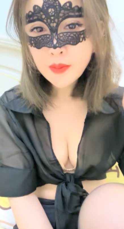 妩媚熟女刘一手：足系列臀控视频24v16.3g