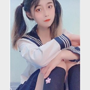 粉嫩妹子学生水手服丝袜玩具自娱自乐高速喷枪774M资源