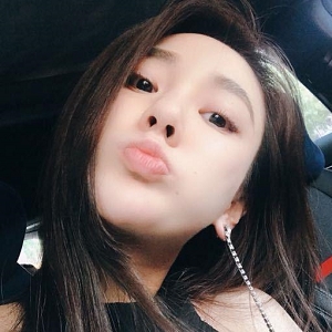 热门主播南楠精选合集，7个视频让你畅快体验火辣娇小的魅力