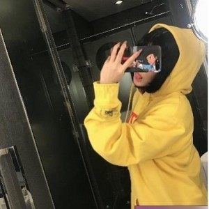 稚九酱-巨山妹子百度顽皮