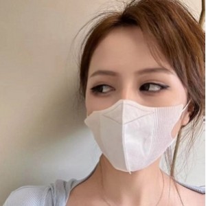 多人团建网咖包厢：职业装被上司强上[60v+1.4gb][百度盘]