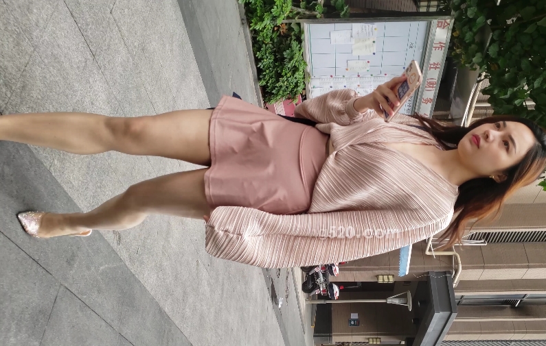 超短裙肉丝高跟长腿美女视频