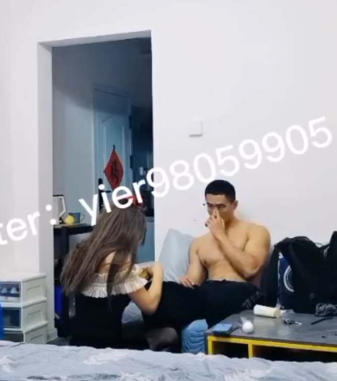 推特小伊搭讪体育生小鲜肉合集肌肉帅哥学生10V+1G百度盘