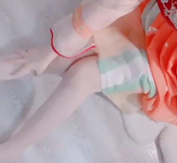 限时抢购微博里有完美身材的小姐姐最新自拍作品一部！