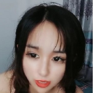 萌妹子双辫子超大眼睛嘴艺互动1V视频：1.19GB百度盘