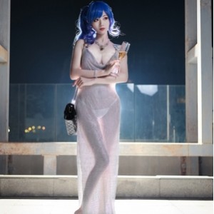 一米八大梨子性感写真合集，多人游/4.3G，百度云资源上就可以找到