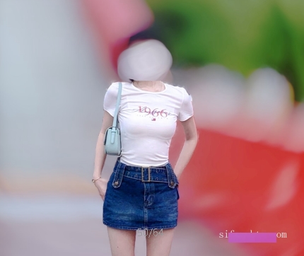 绮珂珂校花：天然大罩杯，15V2.8G百度盘私拍甄选