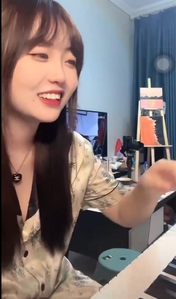 网红主角{{网红名字}}：抖音快手视频资源，漏B漏奶百度盘