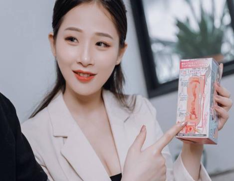 网红女神婕咪的美丽容颜：从白衣仙子到小晴天，领略美丽的内心世界
