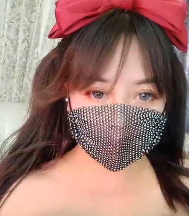 精选女主播:大学生{{杜撰一个姓名}},勇敢追求梦想,活出精彩人生