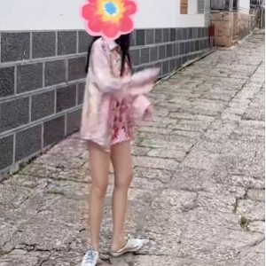 露脸天花板级别魔鬼身材顶级展示艺术家推特网红[娜娜]闹区饭店街边挑战各种人前展示已经翻车[19V795M度盘]