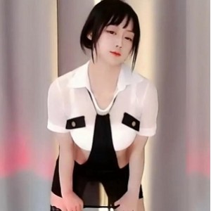 虎牙热舞狂潮：林小花超有尺度L舞火花四射