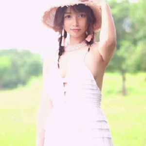 最新P站女神级内衣模特JasmineJ户外喷水视频