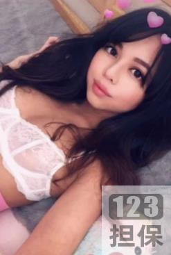 清纯无辜的少女,喜欢双人剧情的某推网红妹子。