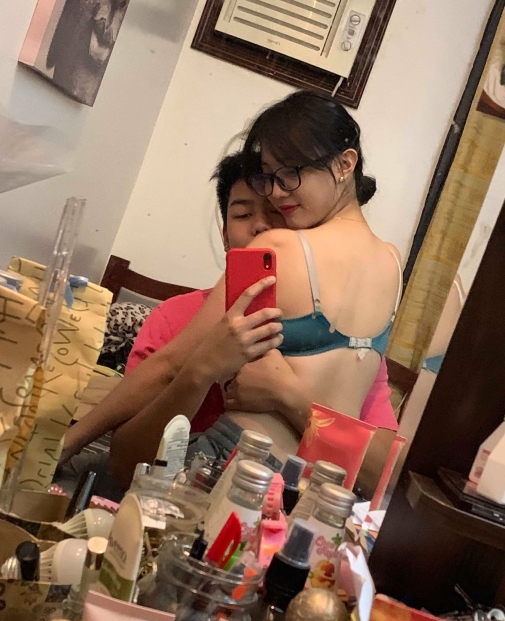 女主播Julz与男友的私拍各种姿势[1V+390M]