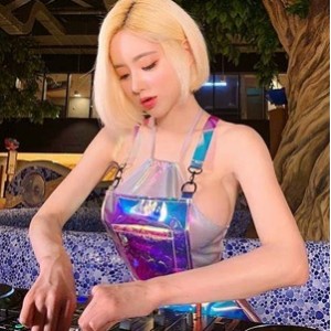 DJ女神暴露资源合集1.2G视频展现清纯与性感交融