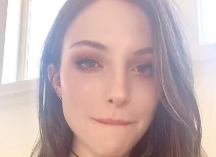 尤里展现出了澳洲精灵般的魅力,让人沉醉其中。这个视频合集不仅展示了她的颜值和魅力,还能让您更全面地了解这位OnlyFans明星的风采。赶紧来观看这个精彩的视频合集吧!