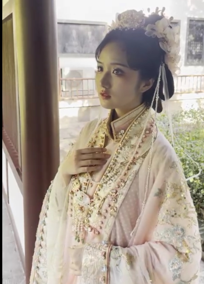 抖音小狗焕儿互动精华合集:1v+1.25G视频下载,快来感受纯真的快乐!