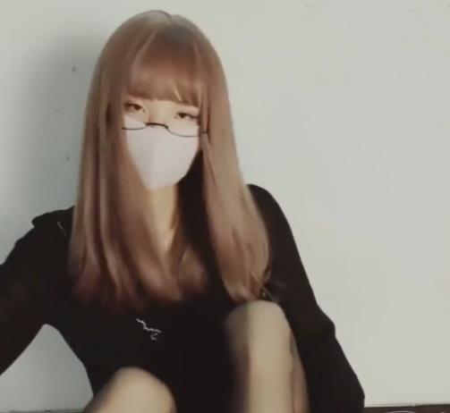 TS-jinwanxuan1999:高端硅胶球作品39V,3.5G,新媒体热门伪娘P站推特互动玩法