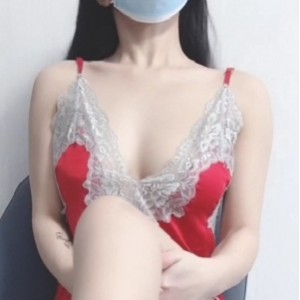 仙仙小草莓定制红色睡衣视频1V152M：清新可人展示热爱