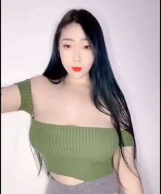 美的身躯,让人目不转睛。这份稀缺资源的果舞合集,不仅包含了她火爆的热舞视频,还有她妩媚的表演和粉嫩的身躯。如果你是果舞的忠实粉丝,那么这个合集绝对不能错过!