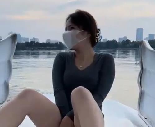 美杜莎私拍9V高颜长腿甄选1.3G打野推特