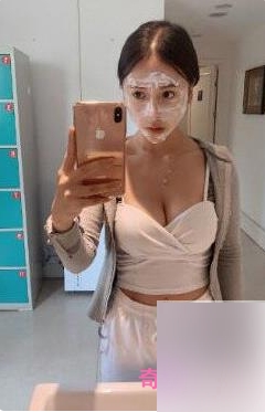 超高颜值的快手女主播于欣柔与她的热爱生活的女友安小希