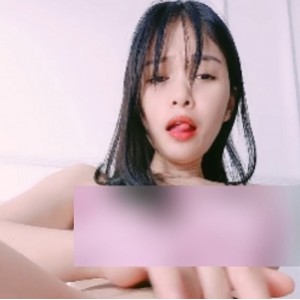 18岁宝宝饿了，丝袜诱惑，365天收藏，新增141v