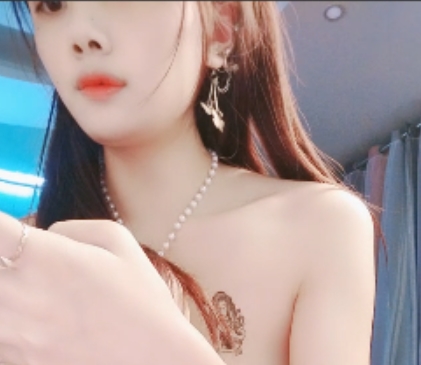 18岁宝宝饿了，丝袜诱惑，365天收藏，新增141v