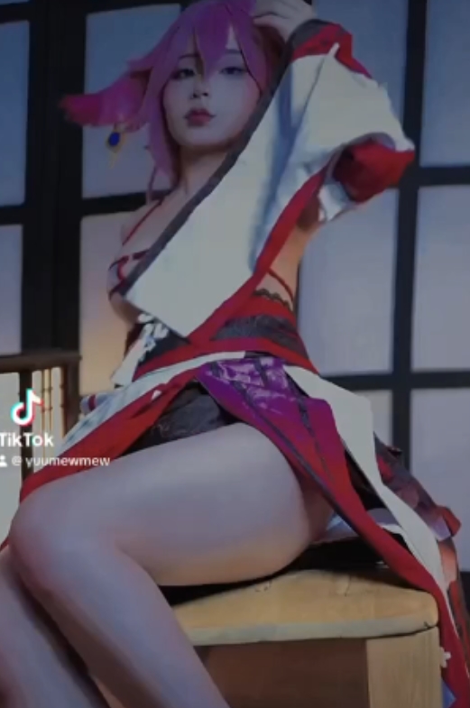 开放阿黑颜cos女神yuumeilyn,新视图,8P16V,1.2G,百度盘,后缀改rar,解压2次