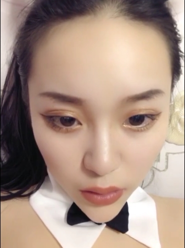 气质女神兔耳朵款式朋友礼物,可爱兔耳朵设计,适合打粑粑使用,内释技术,高清1V摄像,538m传输距离,支持百度云存储。