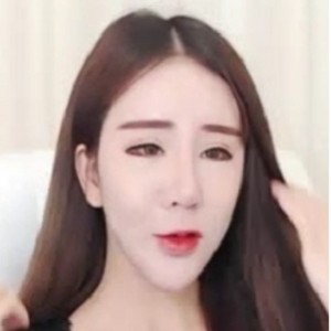 Aicee主播表演扑克表演