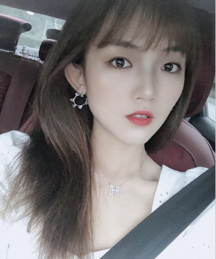 打胶爱好者恋鞋的尾随跟踪扫楼内释实录7V+15三人游+450M[百度盘]