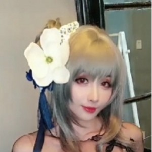 限时特惠百度云网红美女喵酱最新作品+凉凉子+时下流行光剑变装养眼套装