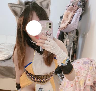 虾酱小合集二部：烧气COS写真，展示绝美脸蛋和完美身材，吸引粉丝的格子群和永劫胡桃