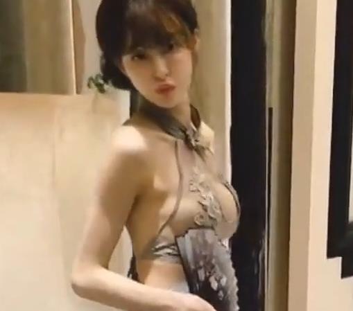 SWAG颜值担当Cartiernn合集：女星身材大长腿麻瓜豆豆的棒棒糖资源