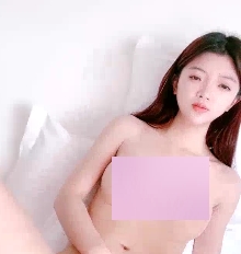 模特展示身材,放飞自我,扒拉神秘处,使用奇妙的道就娆在神秘地带进行特写拍摄,包括尿尿场景。