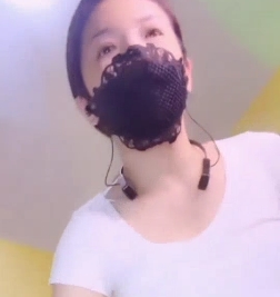 抖音女神恋儿双视角PK热舞抠穴
