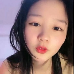 粉嫩少女18岁妮妮的31v13g百度盘