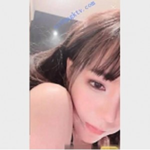 亿曦女神：妖娆身姿、性感服装、正义黑丝的照片资源