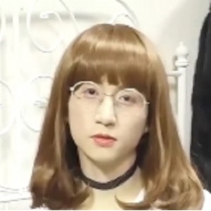 伪娘艾爷纯洁锁指教合集：丝袜女同5V2.2G百度盘