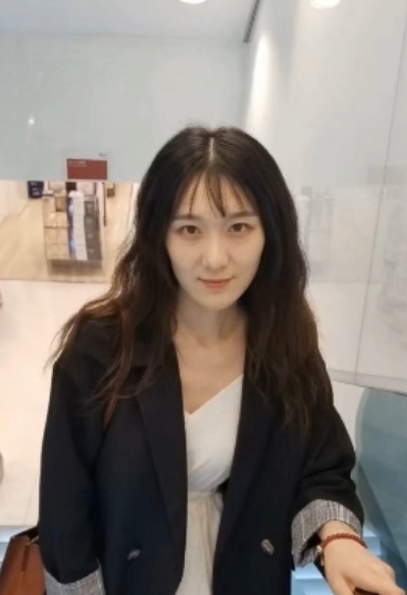 轩轩与校花的热恋：豪华包房里的深入交流、撩拨、定婚、报复与喝骂，自拍视频、合照、床照、开放录像，渣男的剪辑之恋。