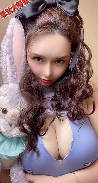 米兰女主钱枫的胸器：逼人大坏蛋！