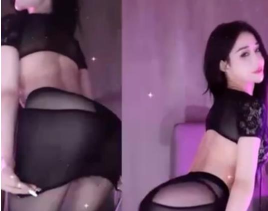 恩雅稀缺定制合集:魅力十足的斗鱼虎牙宅男圈狐狸仙女,私人定制有尺度性感御姐,让观众更加了解