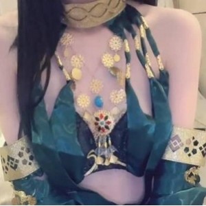 《安安老师糖心精选尤物御姐女神Cos迦南视频：橘红色长发、语音挑逗、男演员无法抗拒的魅力》