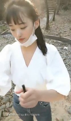 S气妹子绝版电影素人私拍室外车阵野外展示_1.42GB,精彩绝版清纯幼齿素人美女画面!
