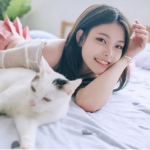 JVID国产18岁极品学生妹双儿校外实习视频：火辣白皙肌肤展示欲望之美