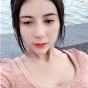 快手女神于欣柔：瓜子脸仙气巨R颜控必看！