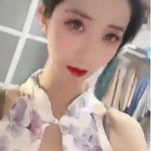 视频花椒鱼鱼不甜：网红精彩瞬间，活泼可爱搞笑，放飞自我的热舞洗澡！