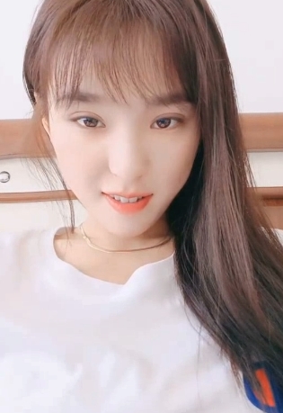 [转载搬运]+怎么看都好看的清纯女神沉沦啊！这么漂亮的妹子+被个猥琐大叔给狠狠地擦+[3v+1.3GB][百度盘]